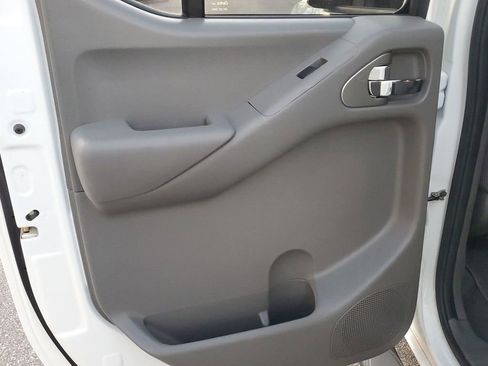 Used 2019 Nissan Frontier SV image 35