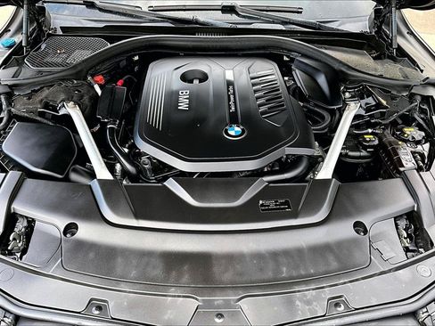 Used 2019 BMW 740i xDrive w/ M Sport Package AWD/4WD image 32