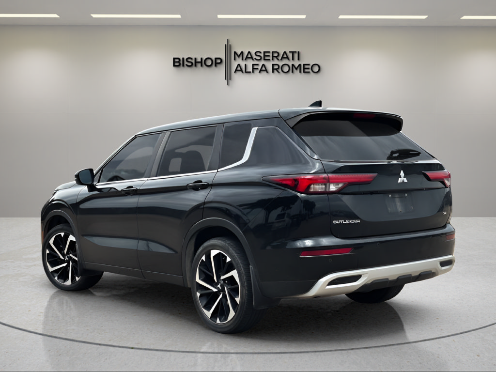 Used 2022 Mitsubishi Outlander SE AWD/4WD image 3
