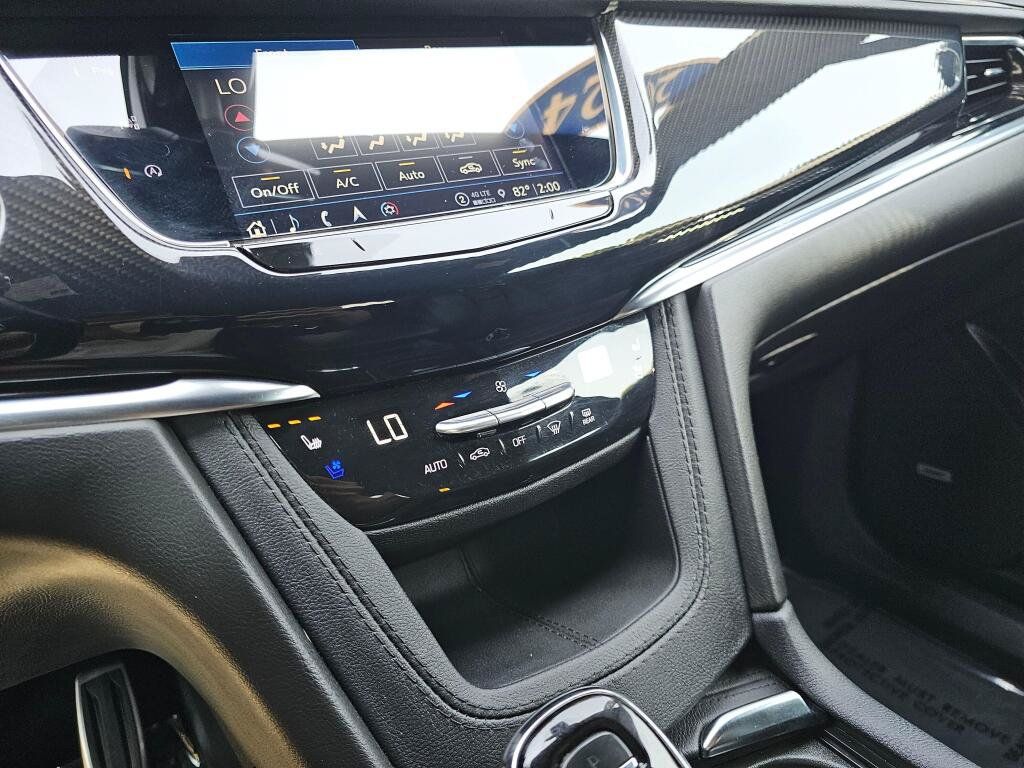 Used 2024 Cadillac XT6 Sport w/ Technology Package AWD/4WD image 30