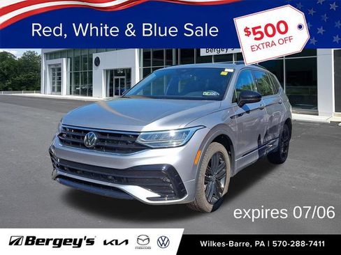 Certified 2022 Volkswagen Tiguan SE R-Line AWD/4WD image 1