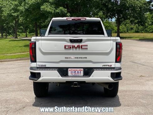 Used 2025 GMC Sierra 2500 AT4 AWD/4WD image 6