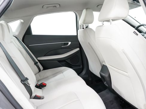 Used 2022 Hyundai Sonata SE w/ Cargo Package FWD image 12
