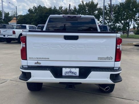 Used 2020 Chevrolet Silverado 2500 High Country w/ Technology Package AWD/4WD image 7