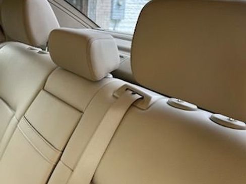 Used 2015 Mercedes-Benz E 350 Sedan image 7