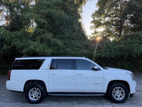 Used 2019 GMC Yukon XL SLE w/ HD Trailering Package AWD/4WD image 11