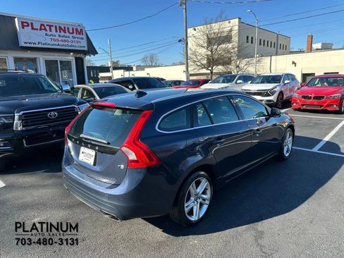 Used 2015 Volvo V60 T5 Premier image 5