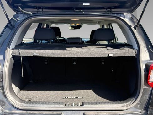 Used 2024 Hyundai Venue SEL image 17