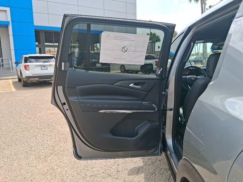 New 2026 Chevrolet Traverse LT w/ Driver Confidence Package FWD image 20