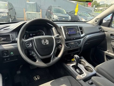 Used 2018 Honda Ridgeline Sport image 12