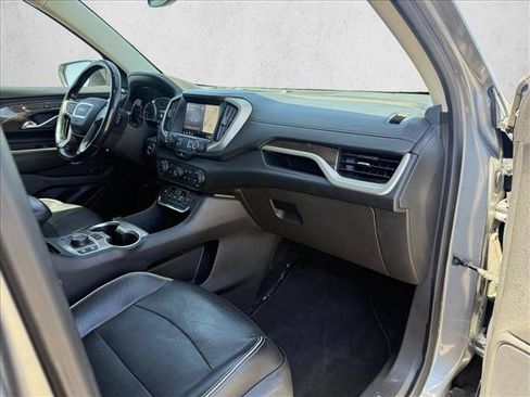 Used 2020 GMC Terrain Denali w/ Denali Premium Package FWD image 12