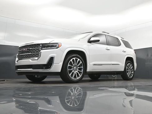 Used 2021 GMC Acadia Denali w/ Denali Technology Package FWD image 38
