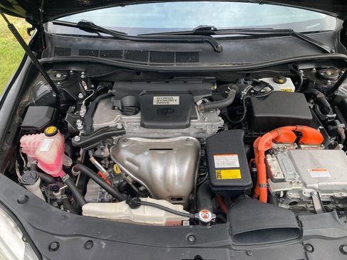 Used 2015 Toyota Camry XLE w/ Moonroof Package image 3