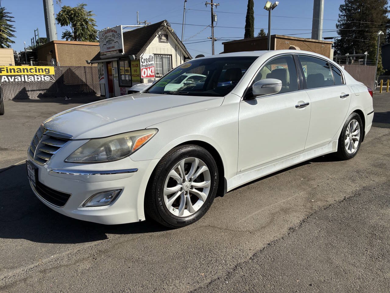 Used 2013 Hyundai Genesis 3.8 RWD image 1