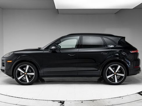 Certified 2026 Porsche Cayenne AWD/4WD image 2