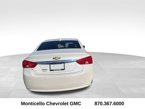 Used 2016 Chevrolet Impala LT w/ Convenience Package image 4