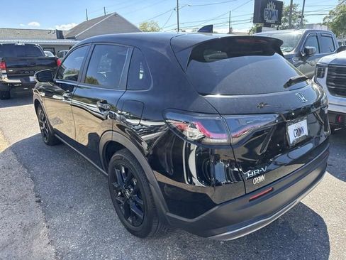 Used 2024 Honda HR-V Sport image 9