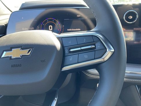 New 2025 Chevrolet Suburban Premier image 13