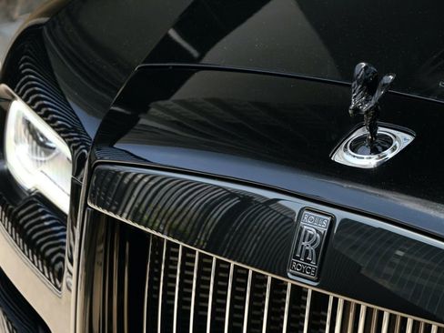 Used 2019 Rolls-Royce Dawn image 20