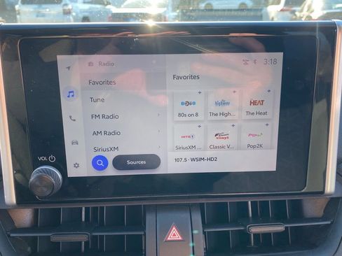 Used 2024 Toyota RAV4 XLE image 23