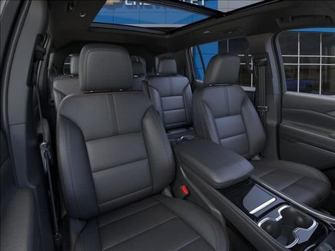 New 2025 Chevrolet Traverse High Country w/ LPO, Floor Liner Package FWD image 16