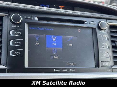 Used 2019 Toyota Highlander XLE image 7