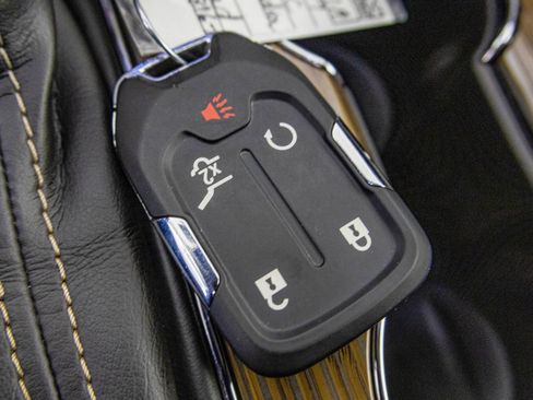 Used 2017 GMC Acadia SLE image 28