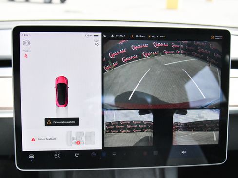 Used 2021 Tesla Model 3 Standard Range Plus image 18