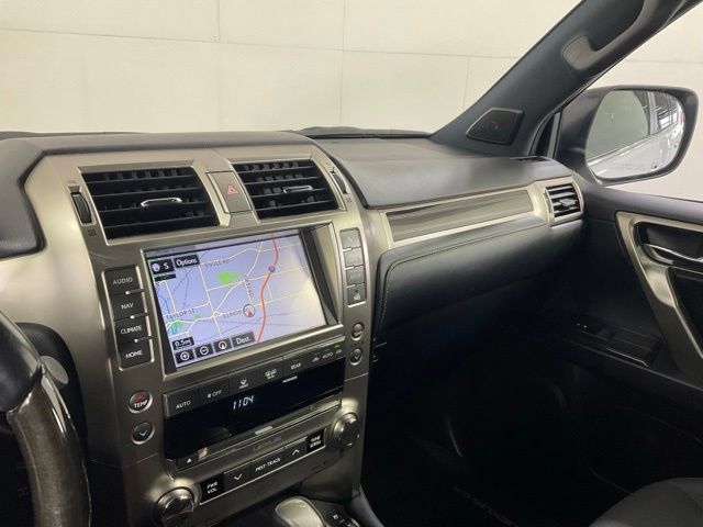 Used 2021 Lexus GX 460 Premium w/ Accessory Package AWD/4WD image 16