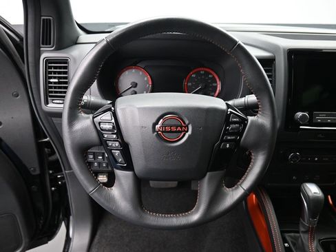 Used 2024 Nissan Frontier PRO-4X w/ Technology Package image 18