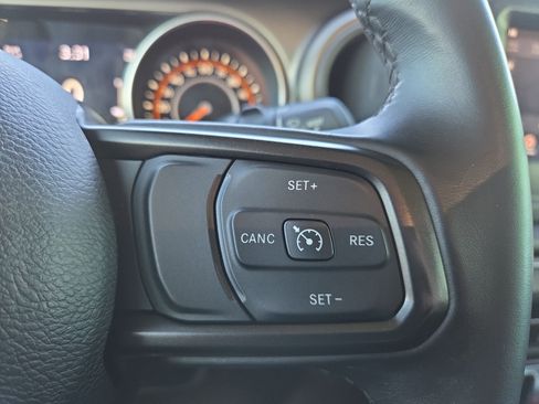 Used 2020 Jeep Wrangler Sport image 13