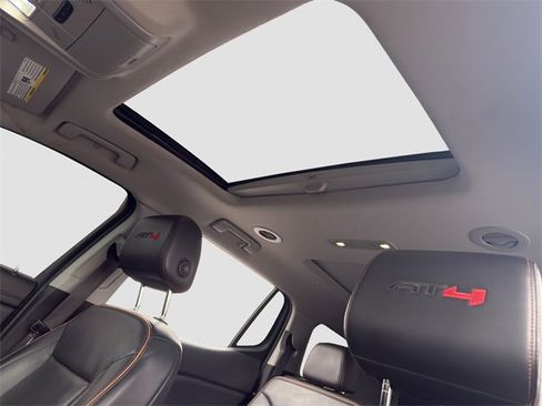 Used 2023 GMC Acadia AT4 w/ Technology Package image 28