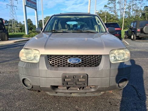 Used 2007 Ford Escape XLS FWD image 2
