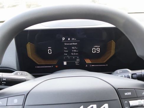 New 2025 Kia K4 LXS image 30