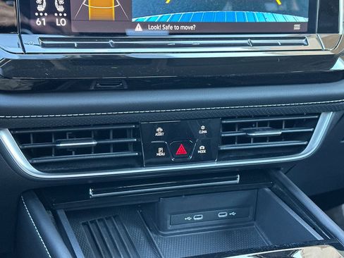 Used 2025 Volkswagen Atlas SE FWD image 20