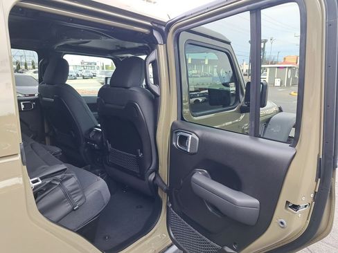 New 2026 Jeep Gladiator Rubicon w/ Steel Bumper Group AWD/4WD image 15