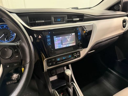 Used 2017 Toyota Corolla L FWD image 78