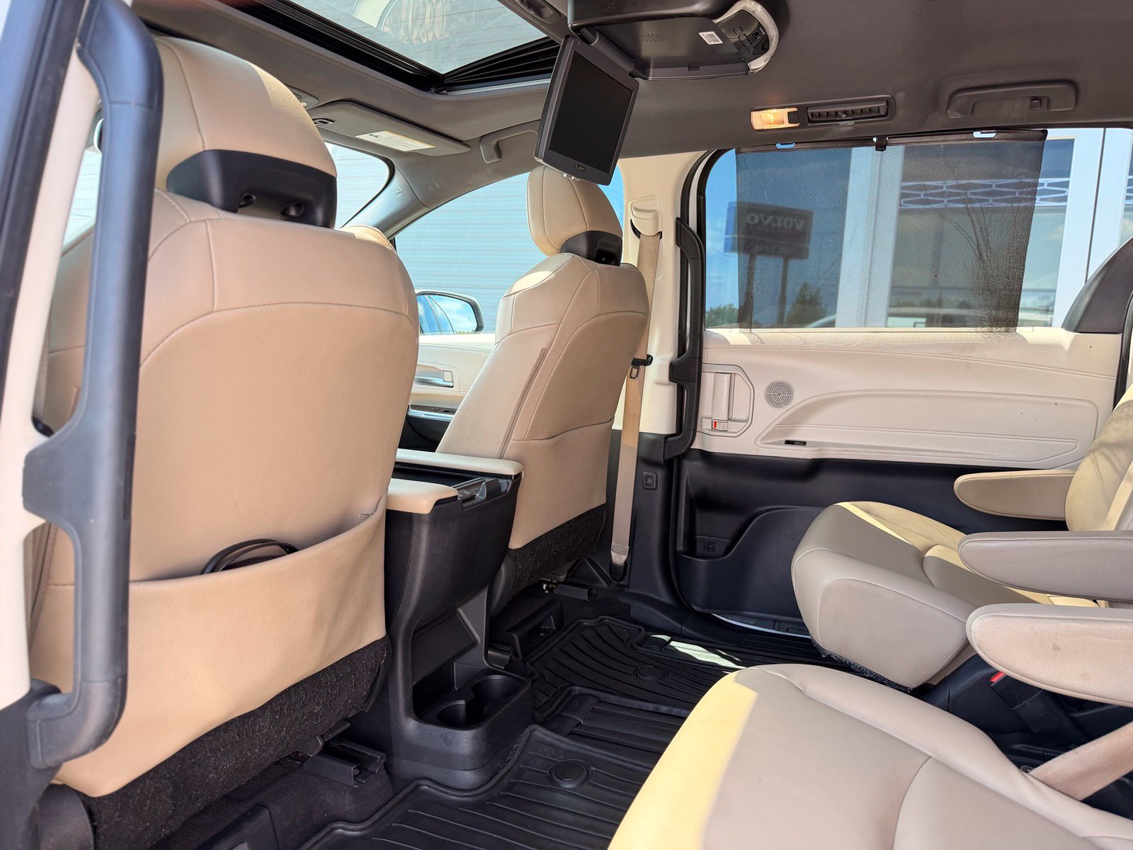 Used 2021 Toyota Sienna XLE FWD image 20