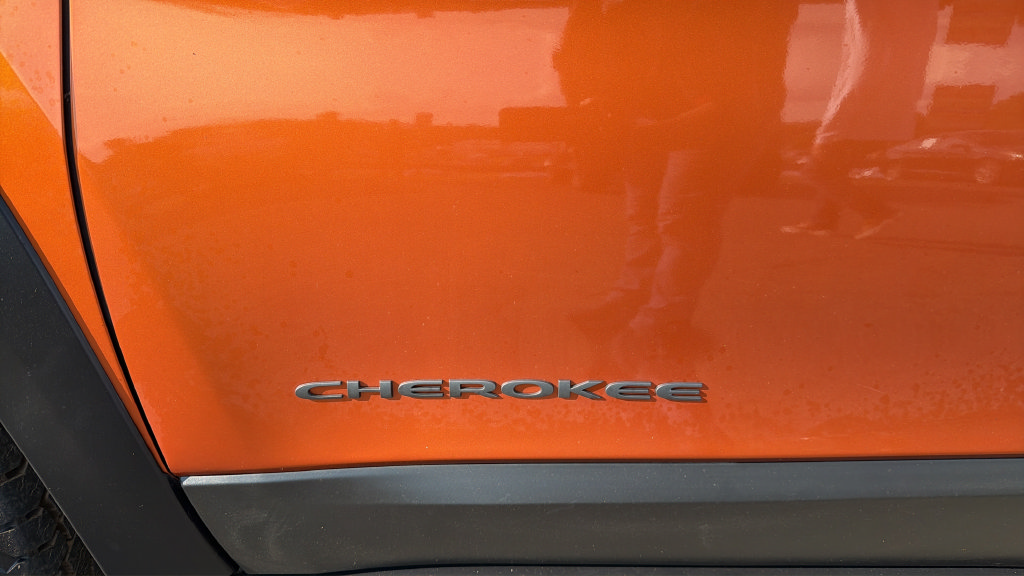 Used 2015 Jeep Cherokee Trailhawk w/ Comfort/Convenience Group AWD/4WD image 34