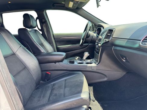 Used 2021 Jeep Grand Cherokee Laredo X RWD image 17
