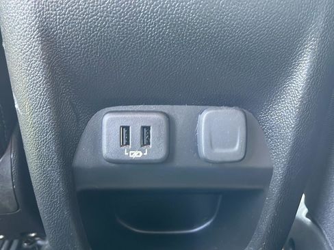 Used 2019 Chevrolet Colorado Z71 AWD/4WD image 22