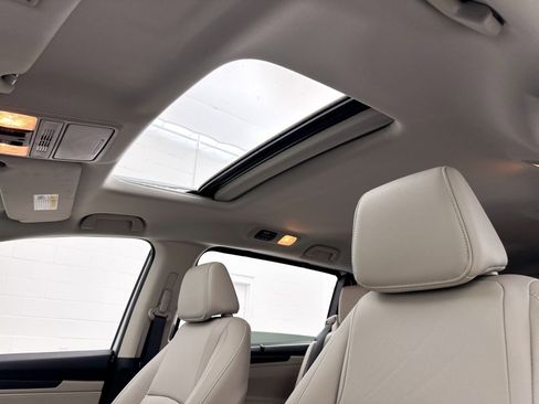 Used 2025 Honda Odyssey EX-L image 3