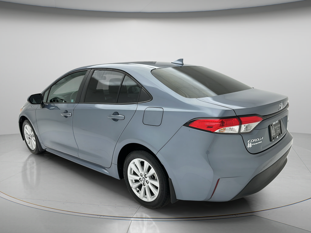Used 2024 Toyota Corolla LE w/ LE Convenience Package FWD image 4