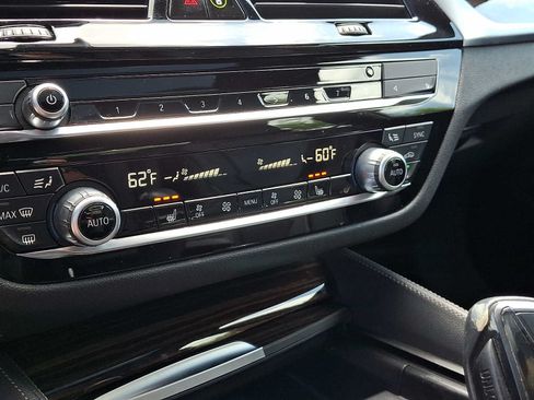 Used 2023 BMW 530e xDrive w/ Premium Package AWD/4WD image 17