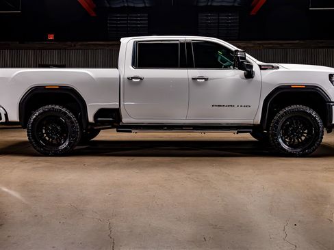 Used 2024 GMC Sierra 3500 Denali w/ Denali Reserve Package image 11