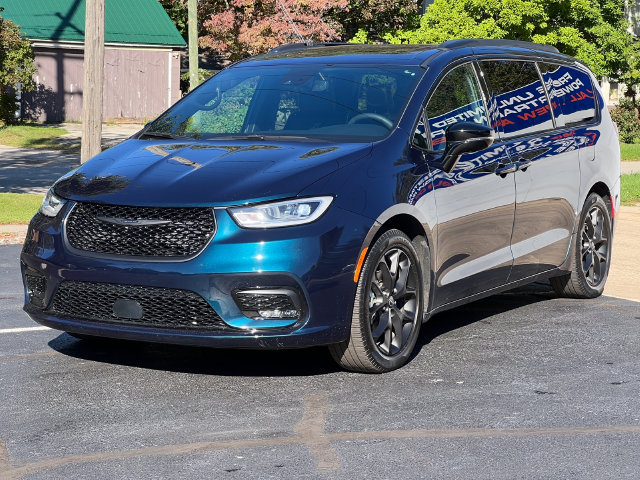 Used 2025 Chrysler Pacifica Limited FWD image 51