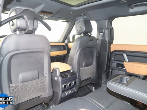 Used 2024 Land Rover Defender 110 X-Dynamic SE image 48