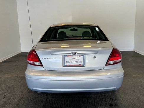 Used 2007 Ford Taurus SE FWD image 5
