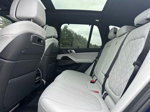 Used 2025 BMW X5 M60i w/ Executive Package image 23