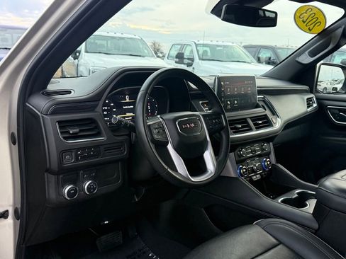 Used 2023 GMC Yukon XL SLT image 4